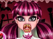 Play Draculaura Real Vampire Dentist