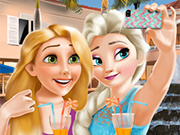 Play Elsa And Rapunzel Selfie Time