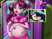 Play Pregnant Draculaura Emergency