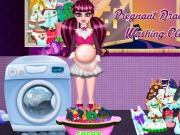 Play Pregnant Draculaura Washing Clothes